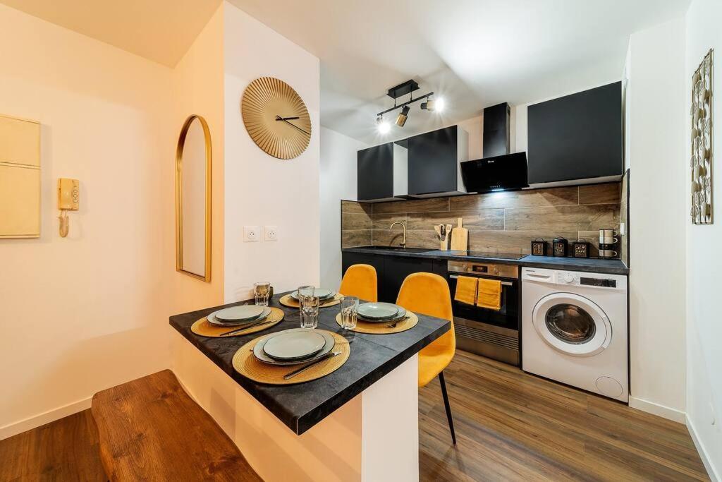 Le Cocon Retro-Chic A La Capitale Apartment Saint-Denis Luaran gambar